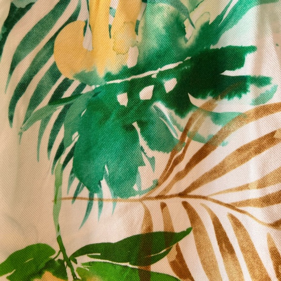 Gianni Bini White with Green/Yellow/Brown Tropical Print Shorts - Picture 4 of 15